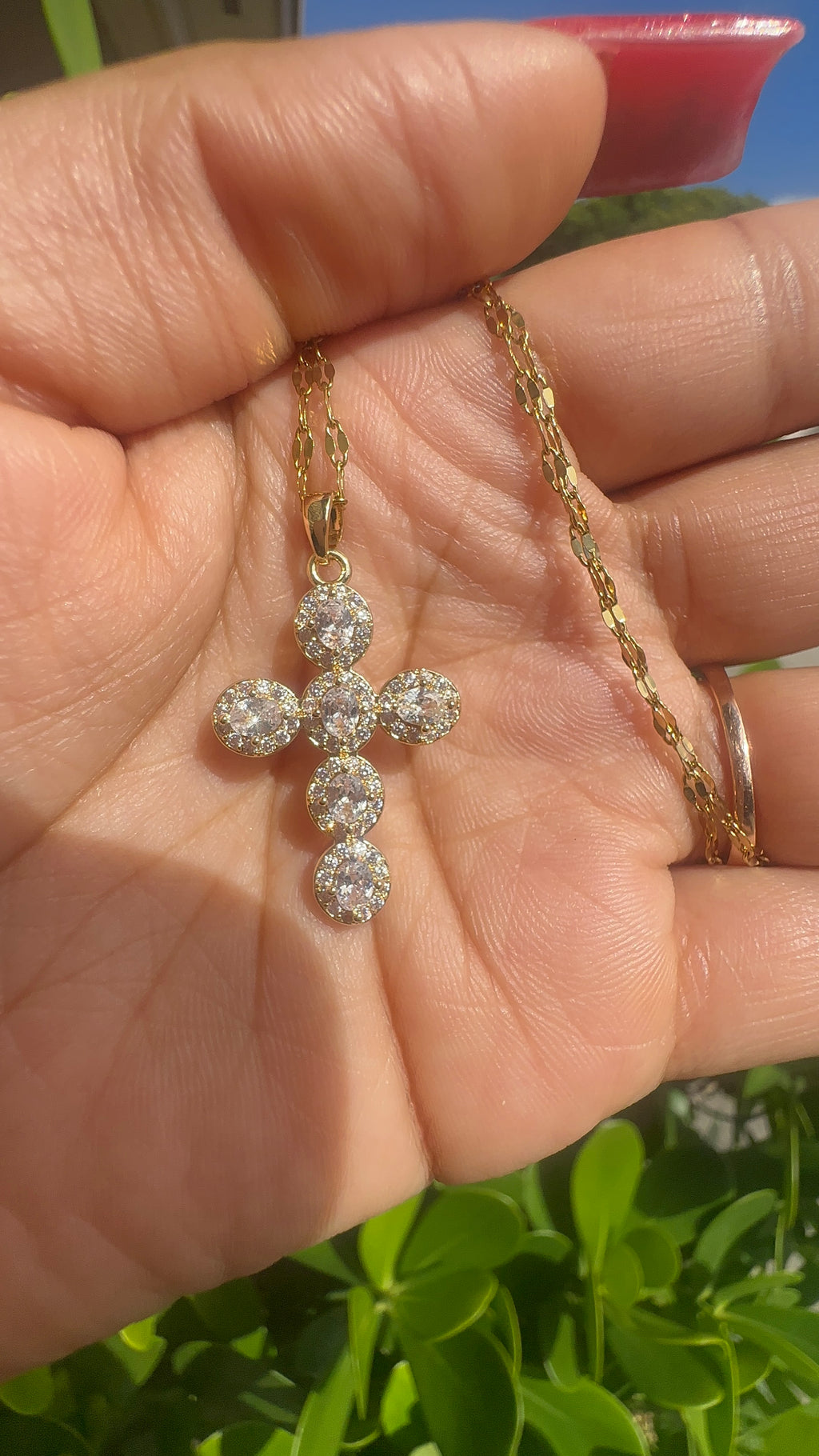 Luxe Crystal Cross Necklace (Circle)