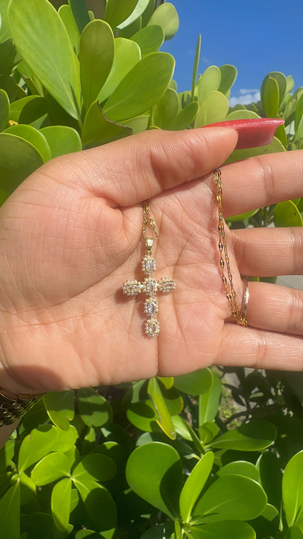 Luxe Crystal Cross Necklace (Pearl)