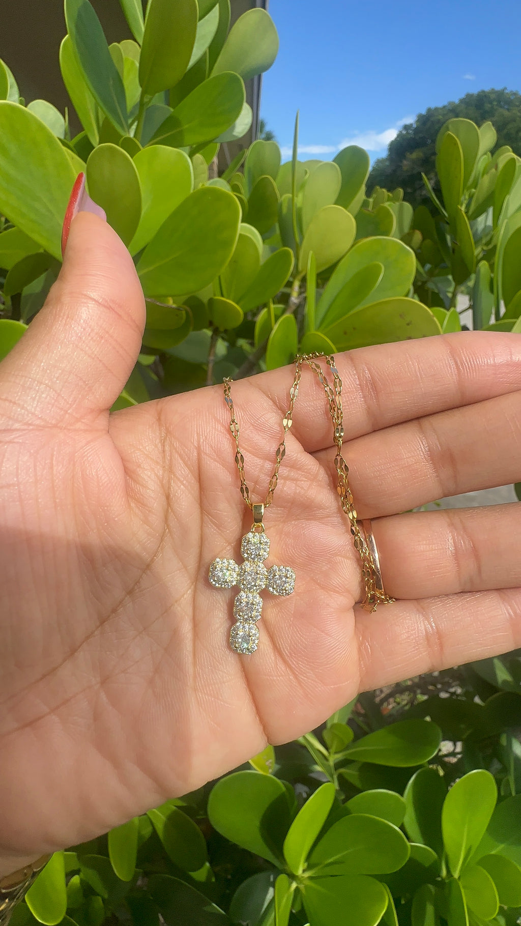 Luxe Crystal Cross Necklace (Square)