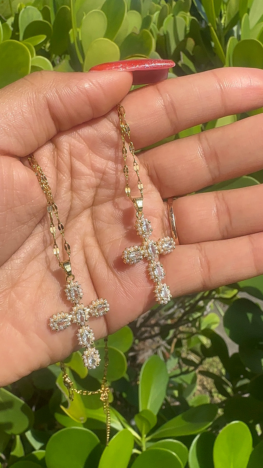Luxe Crystal Cross Necklace (Pearl)